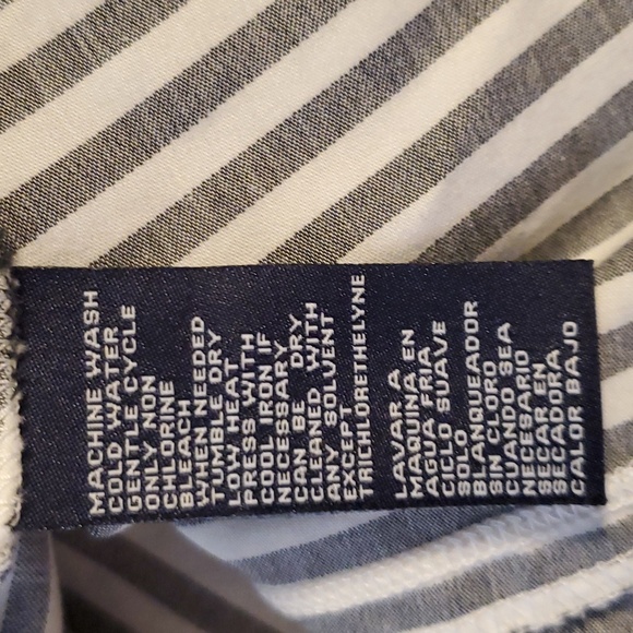 Jones New York Signature womens dark navy striped, buttoned blouse. Size XL - Picture 8 of 8